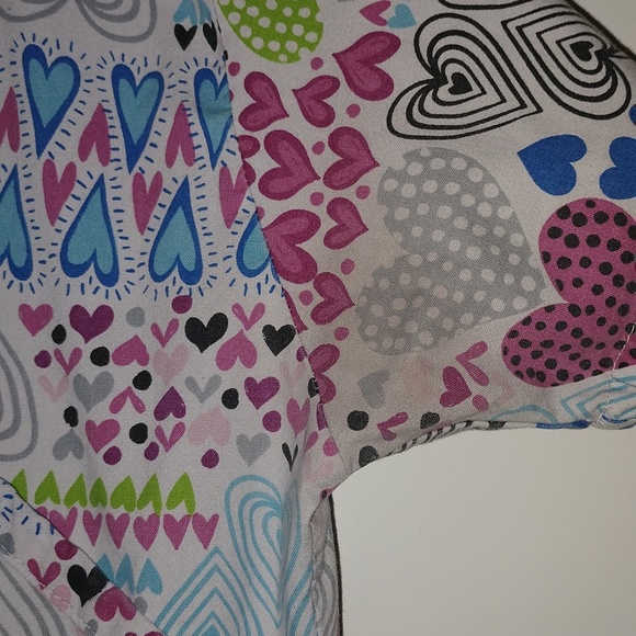 Bonita scrubs top - Picture 2 of 12